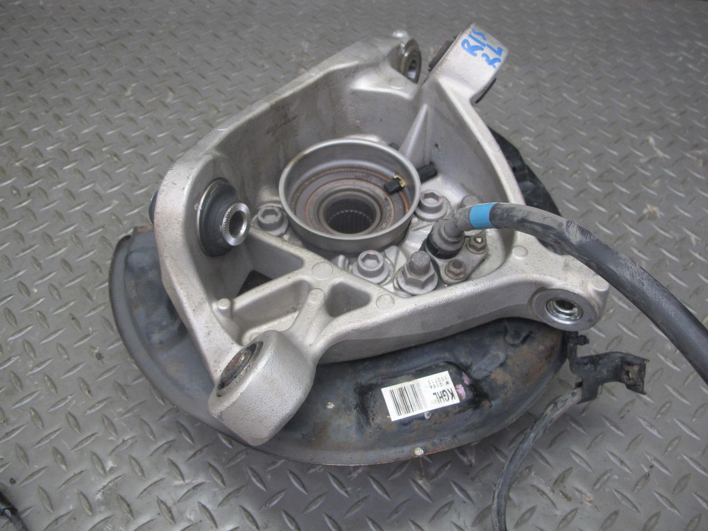 06-14 Lexus IS250 RWD Rear Left Spindle Knuckle Wheel Hub Bearing OEM