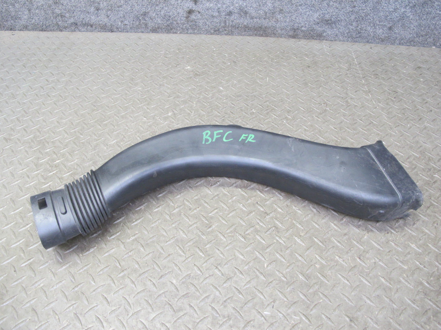11-13 BMW F12 F13 F10 550i N63 Set of 2 Left & Right Air Intake Duct Pipe OEM