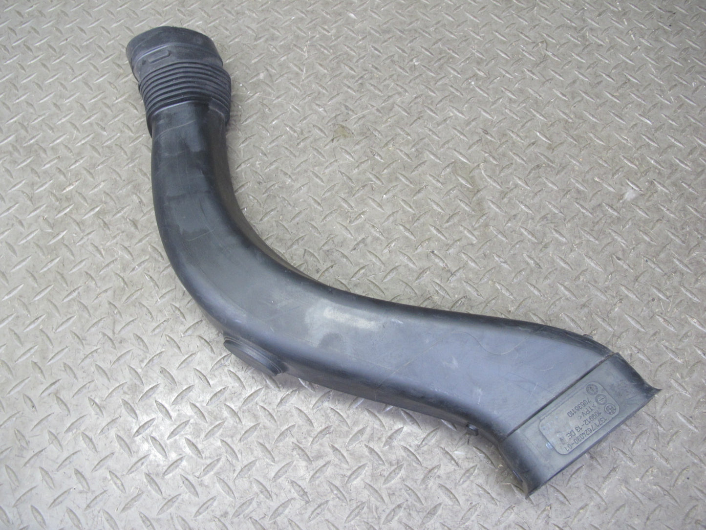 11-13 BMW F12 F13 F10 550i N63 Set of 2 Left & Right Air Intake Duct Pipe OEM