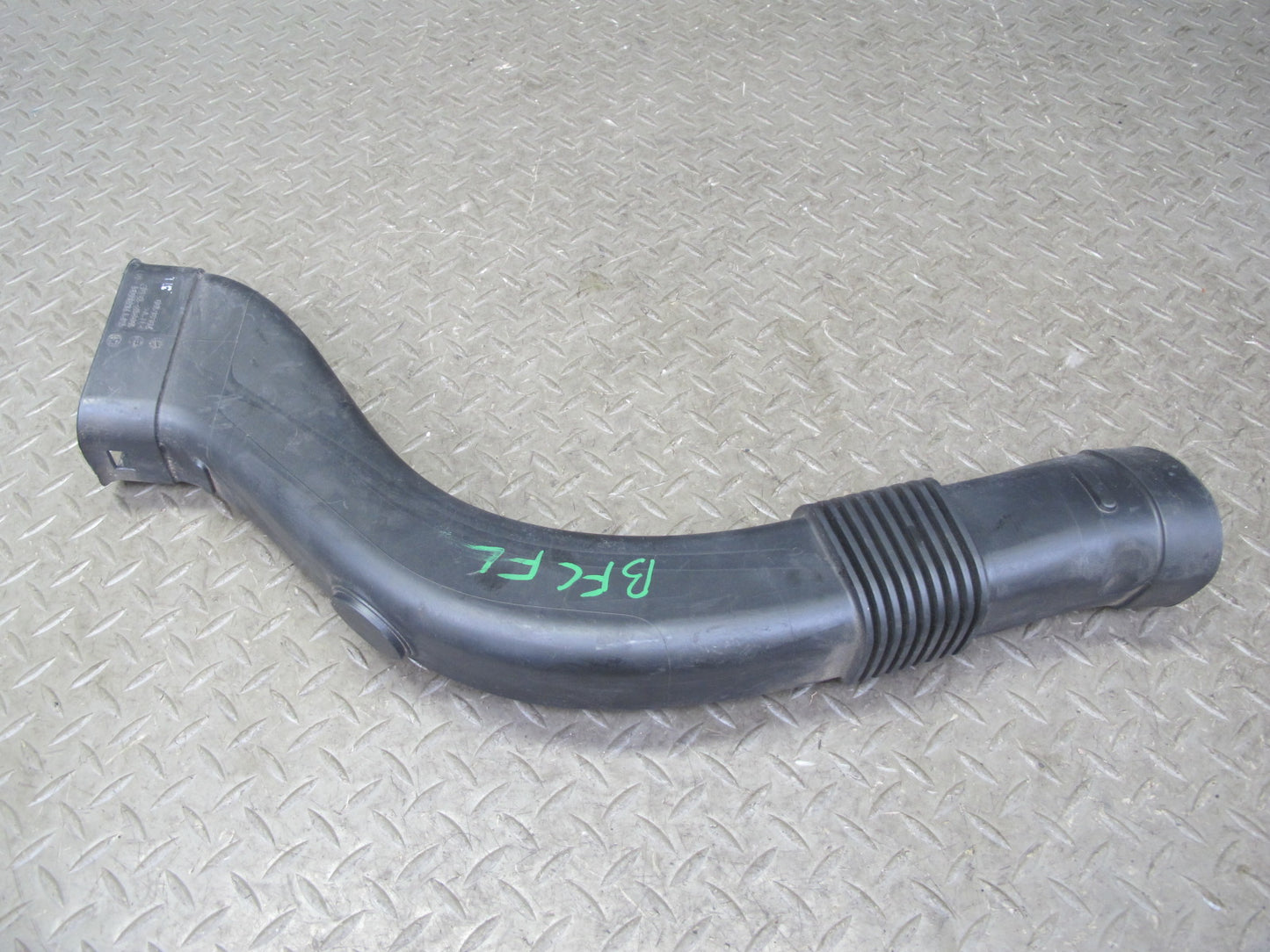 11-13 BMW F12 F13 F10 550i N63 Set of 2 Left & Right Air Intake Duct Pipe OEM