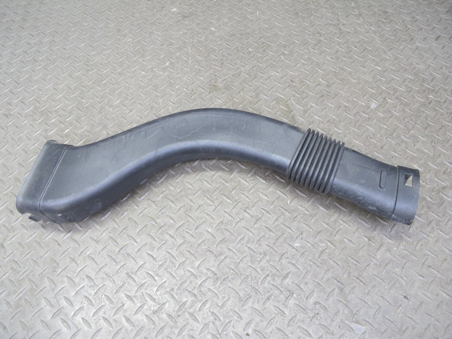 11-13 BMW F12 F13 F10 550i N63 Set of 2 Left & Right Air Intake Duct Pipe OEM