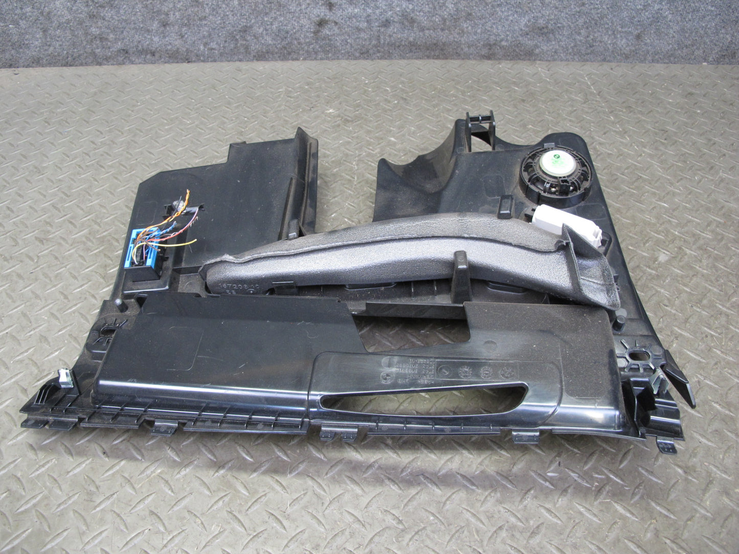 11-16 BMW F10 5-SERIES 550i Front Left Under Dash Knee Trim Panel w Speaker OEM