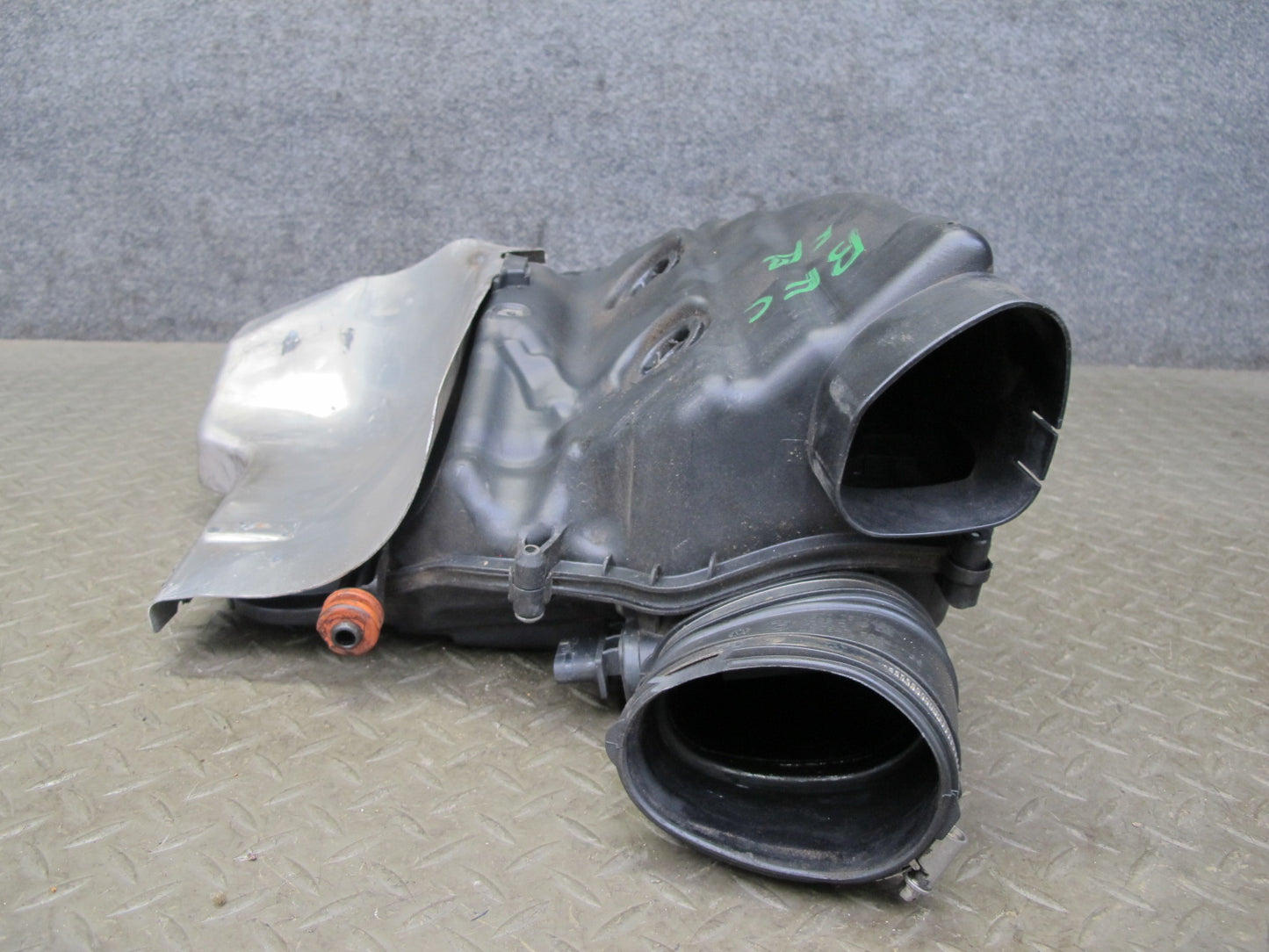11-13 BMW F12 F10 550i N63 Right Air Intake Cleaner Filter Box w MAF Sensor OEM