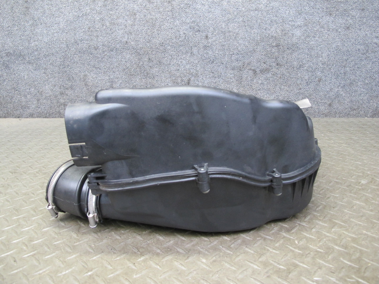11-13 BMW F12 F10 550i N63 Right Air Intake Cleaner Filter Box w MAF Sensor OEM