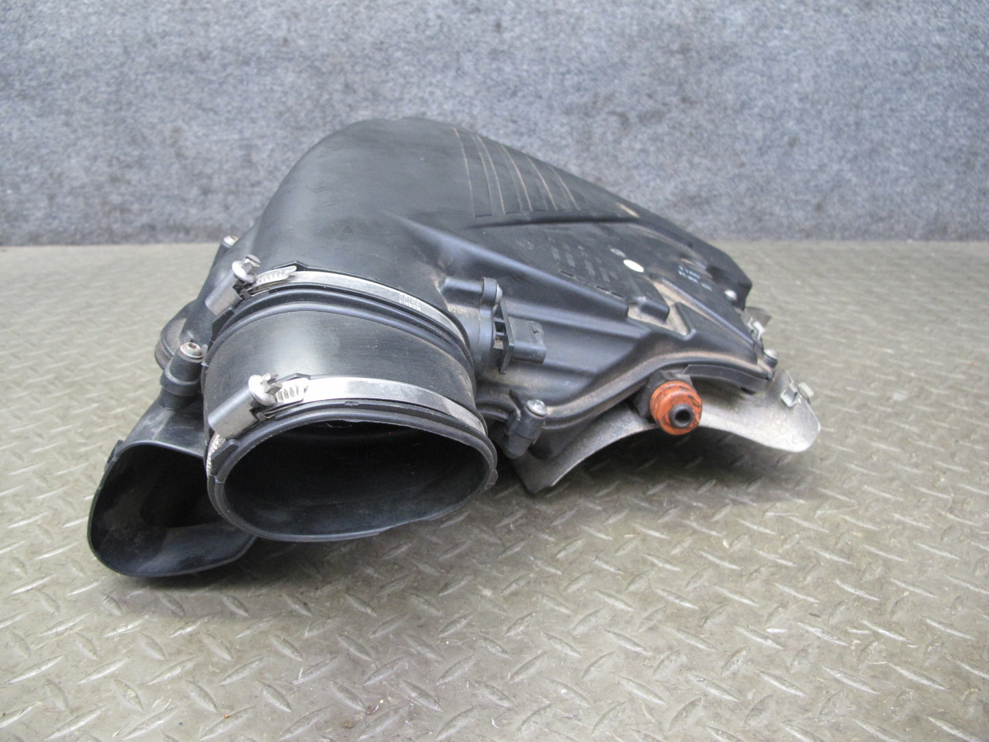 11-13 BMW F12 F10 550i N63 Right Air Intake Cleaner Filter Box w MAF Sensor OEM