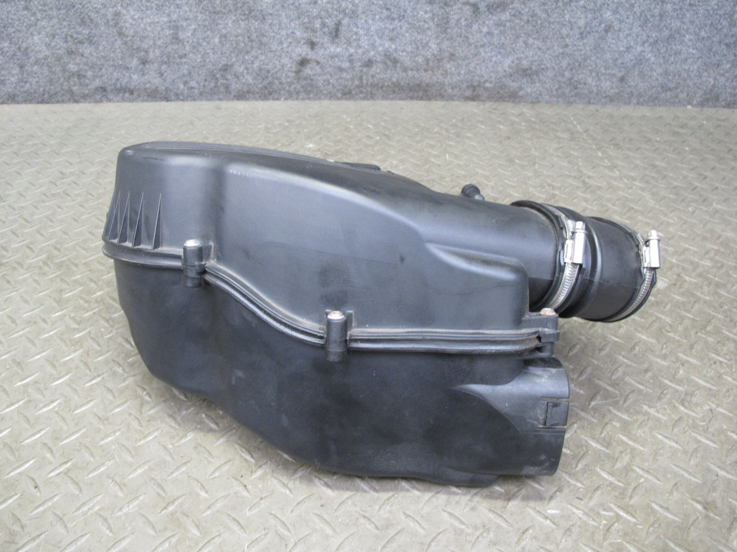 11-13 BMW F12 F10 550i N63 Right Air Intake Cleaner Filter Box w MAF Sensor OEM