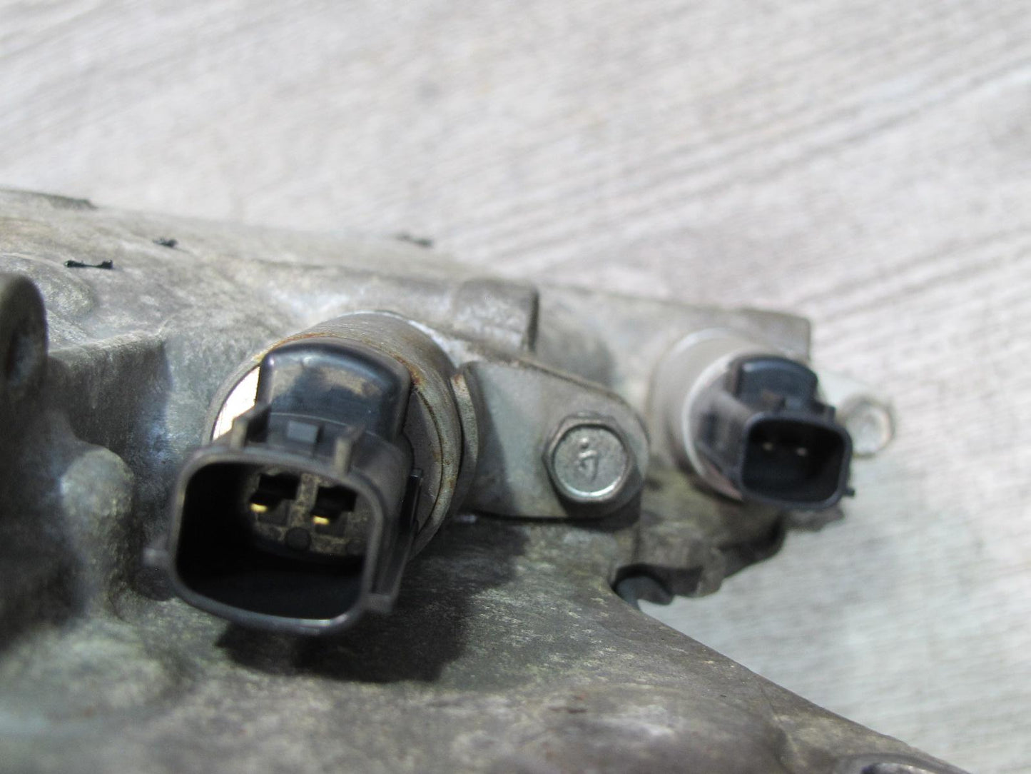 2014-2017 Infiniti QX60 2.5L Hybrid QR25DER Engine Valve Timing Solenoid Cover