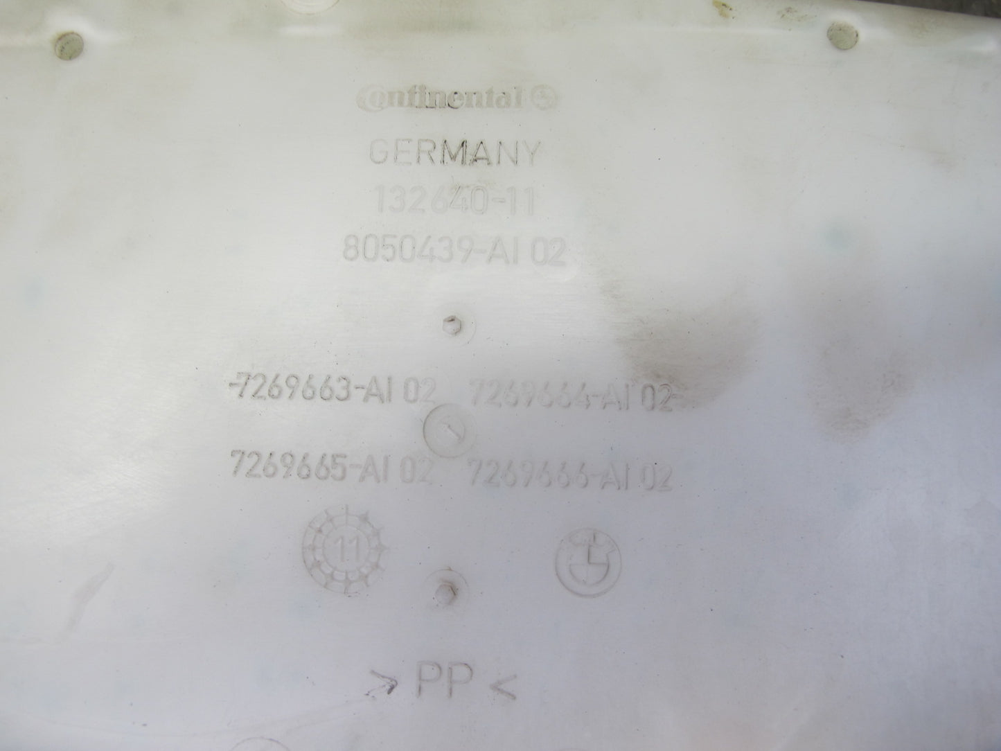 11-16 BMW F12 F13 F10 550i Windshield Washer Fluid Reservoir w Pump & Neck OEM