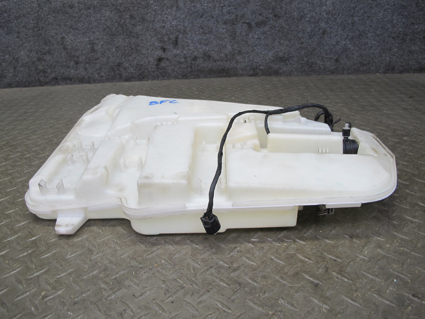 11-16 BMW F12 F13 F10 550i Windshield Washer Fluid Reservoir w Pump & Neck OEM
