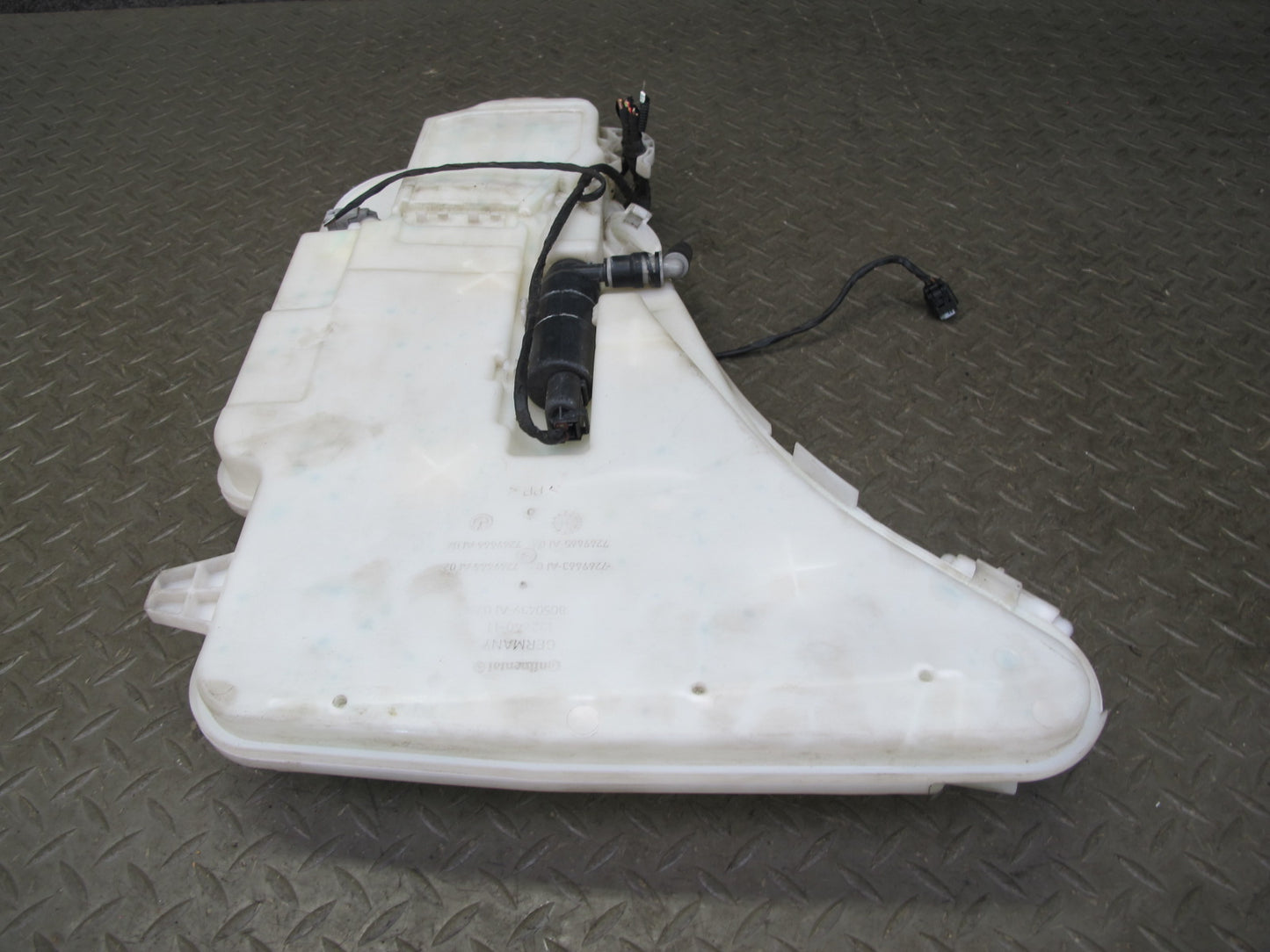 11-16 BMW F12 F13 F10 550i Windshield Washer Fluid Reservoir w Pump & Neck OEM