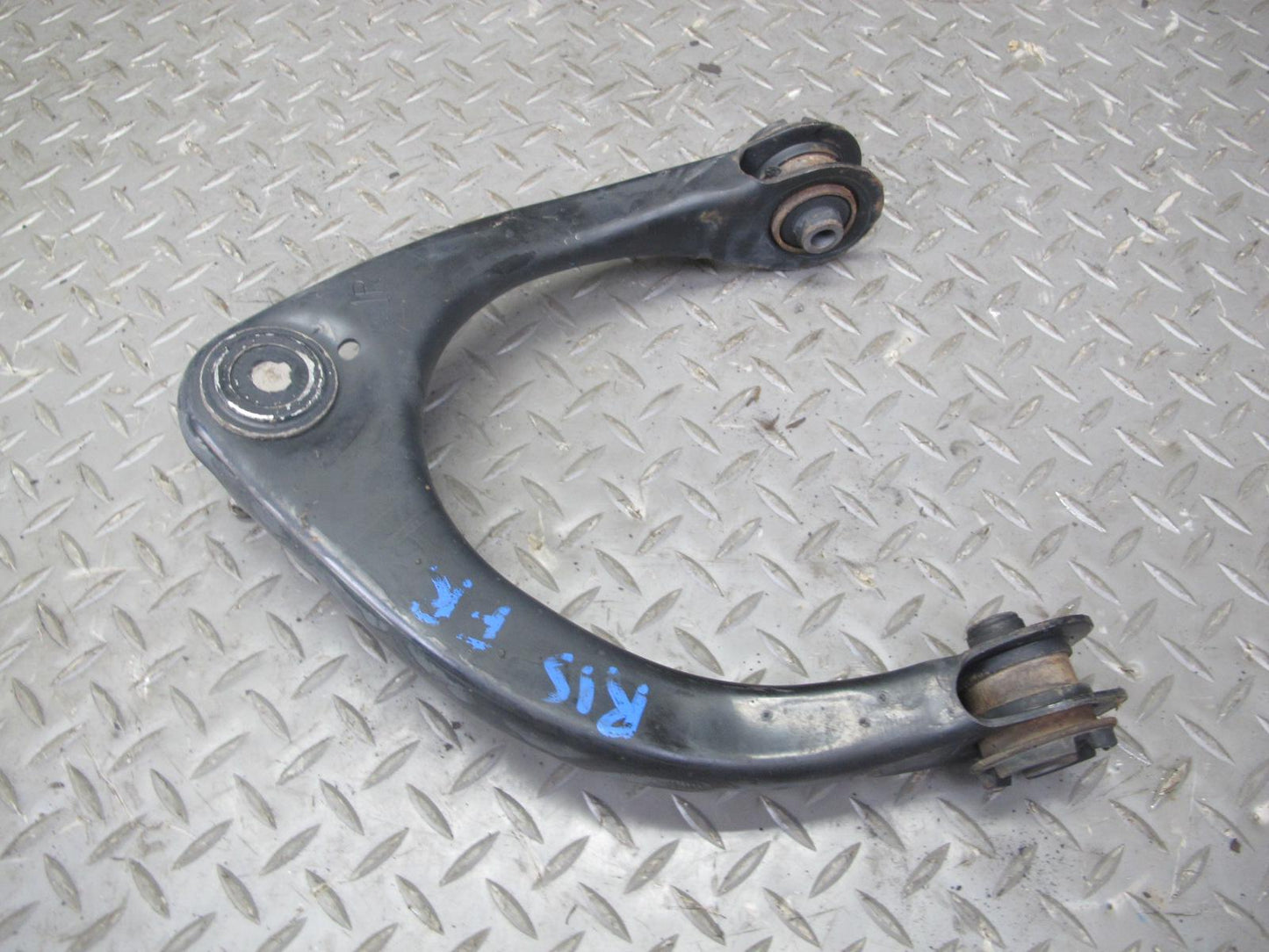10-15 Lexus GSE20L IS350 IS250 Convertible Front Right Upper Control Arm OEM