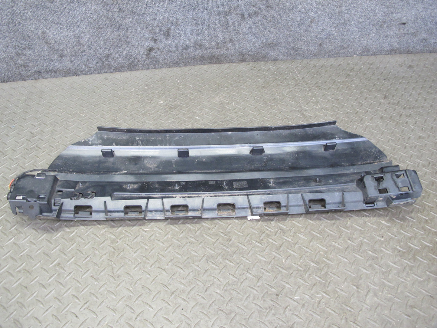 11-13 BMW F10 5-SERIES 550i Rear Bumper Impact Bracket Bar w Smart Opener OEM