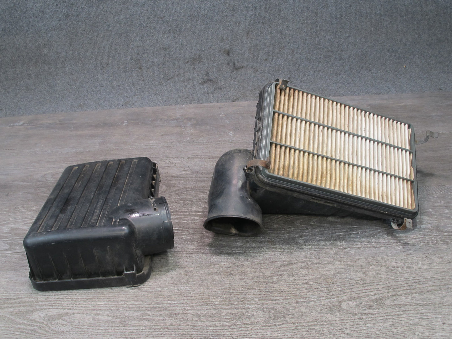 99-01 Isuzu Vehicross 3.5L Engine Air Intake Cleaner Filter Box 8971606030 OEM