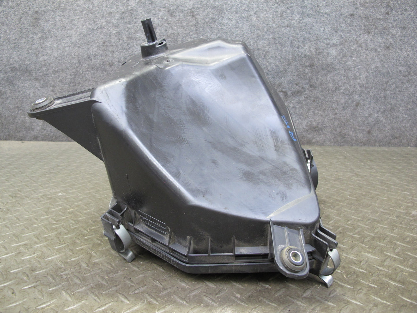 06-15 Lexus GSE20L IS250 2.5L Air Intake Cleaner Filter Box 014140-0980 OEM