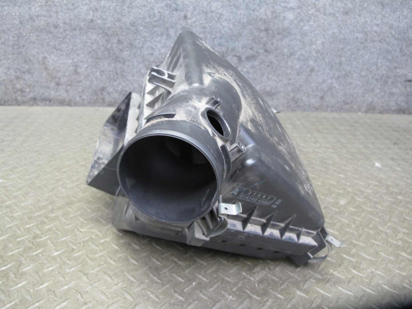 06-15 Lexus GSE20L IS250 2.5L Air Intake Cleaner Filter Box 014140-0980 OEM