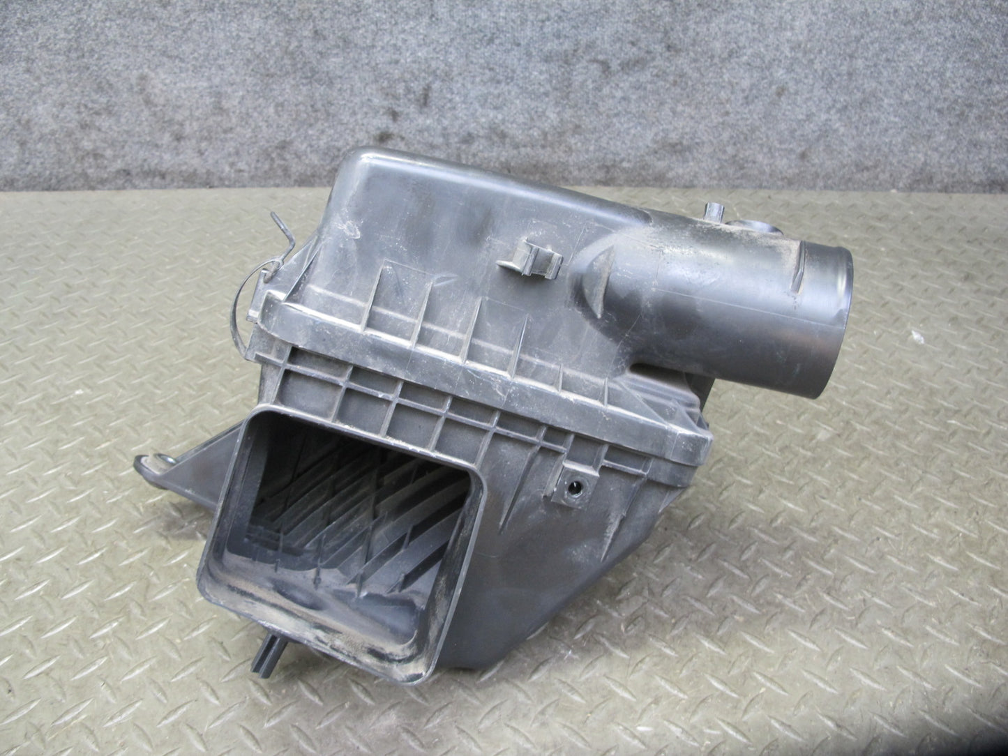 06-15 Lexus GSE20L IS250 2.5L Air Intake Cleaner Filter Box 014140-0980 OEM