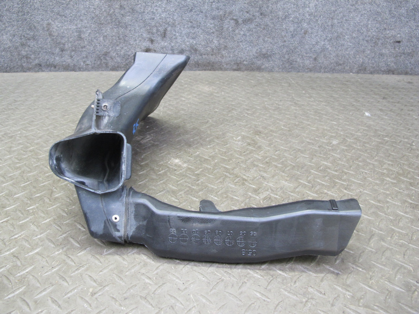 10-15 Lexus IS350 IS250 Convert Front Left & Right Air Intake Duct Pipe Set OEM