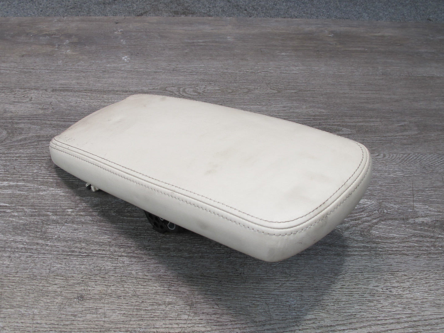 2010 Lexus GSE20L IS350 IS250 Front Center Console Armrest Leather Alabaster OEM