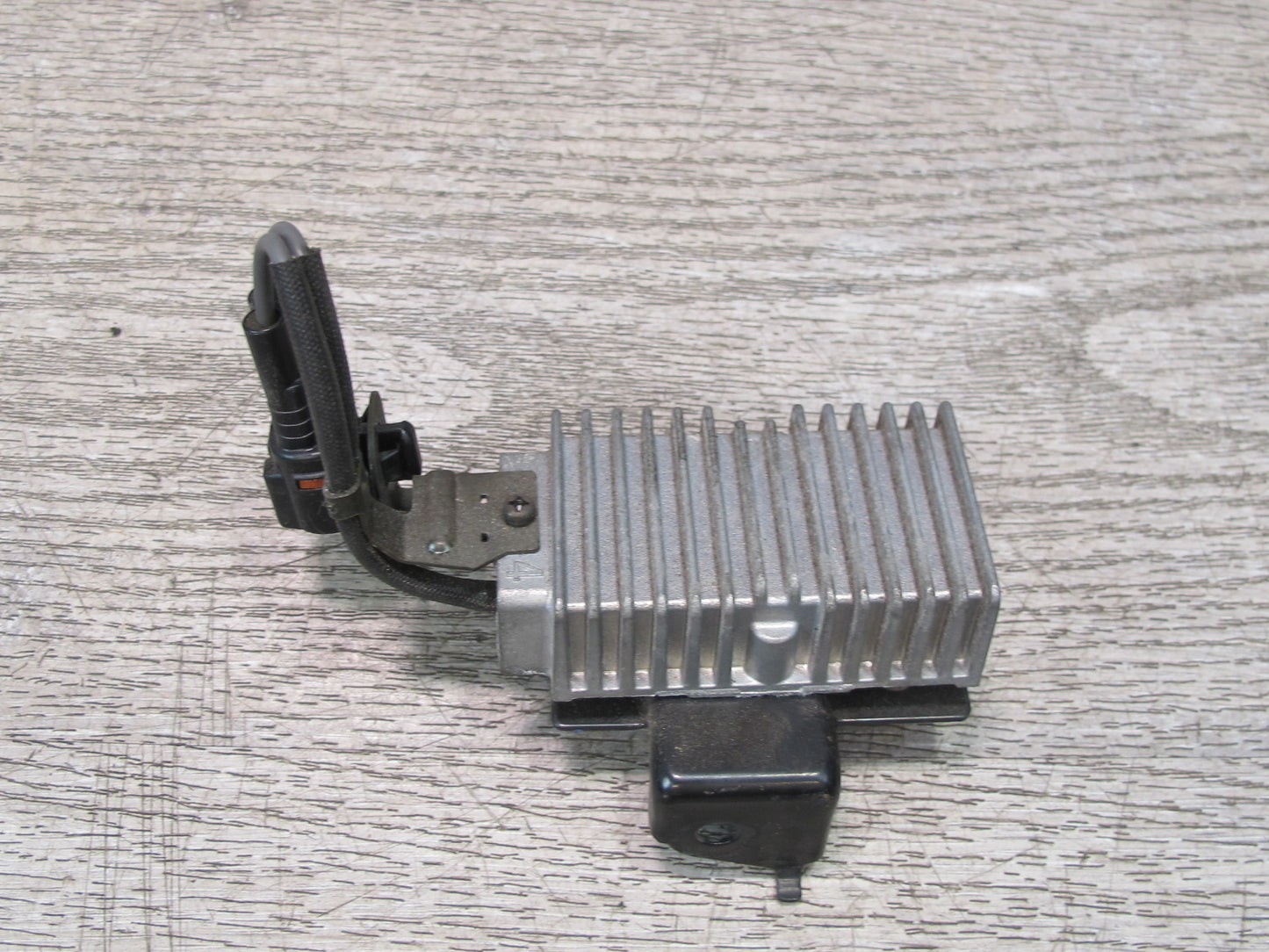04-06 Lexus UCF30L LS430 Fuel Pump Resistor Control Module 23080-50140 OEM