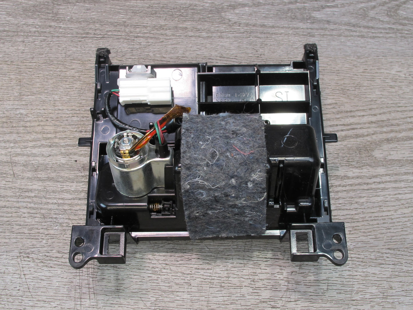 09-13 Lexus IS350 IS250 AT Front Center Console Ashtray Power Outlet Lighter OEM