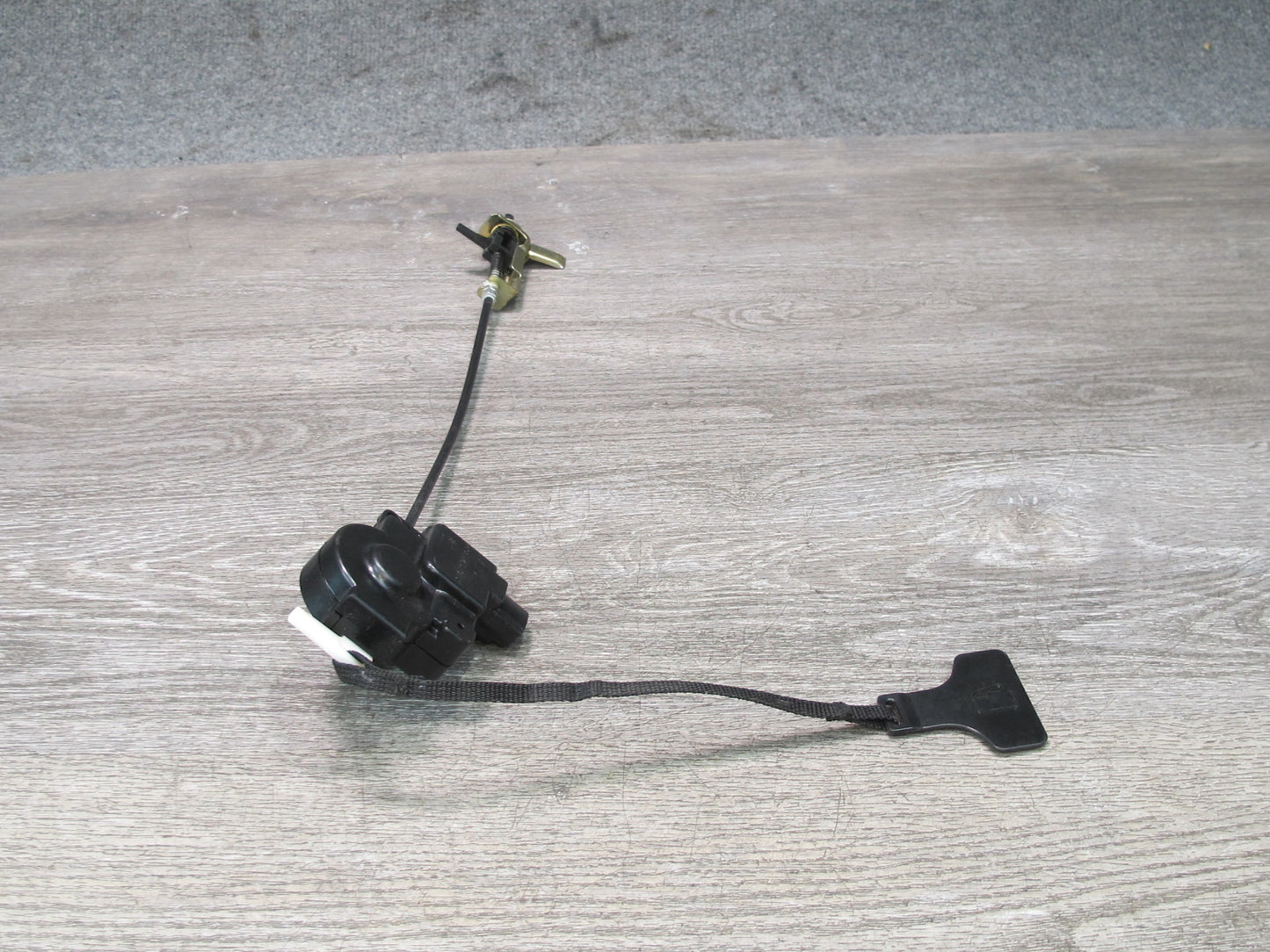 01-06 Lexus LS430 UCF30L Gas Tank Fuel Door Lid Lock Release Actuator OEM