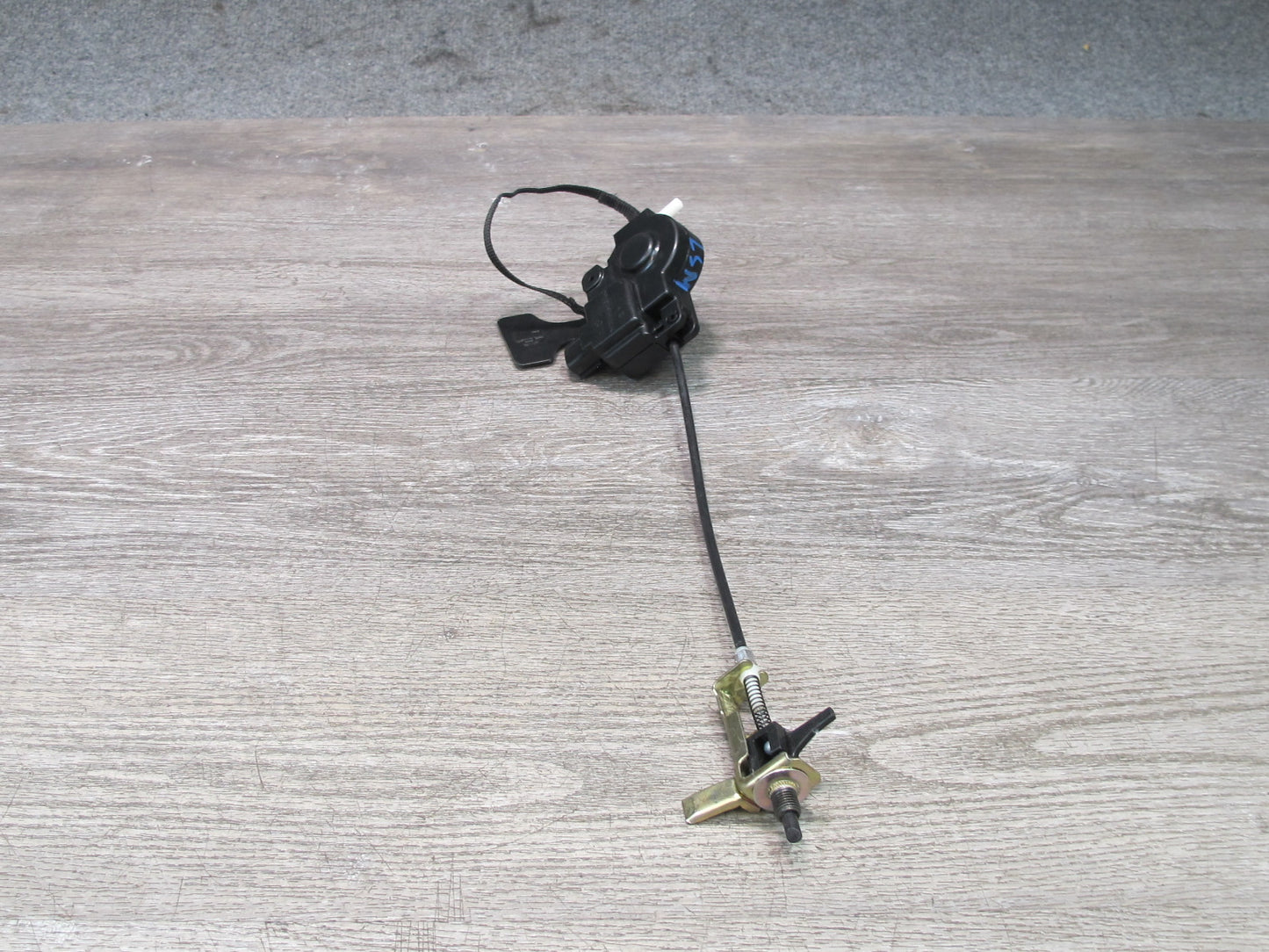 01-06 Lexus LS430 UCF30L Gas Tank Fuel Door Lid Lock Release Actuator OEM