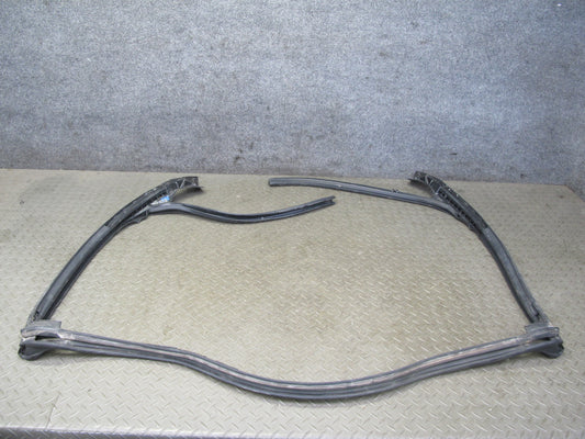 10-15 Lexus IS350 IS250 Convert Front Windshield Weatherstrip Rubber Seal OEM