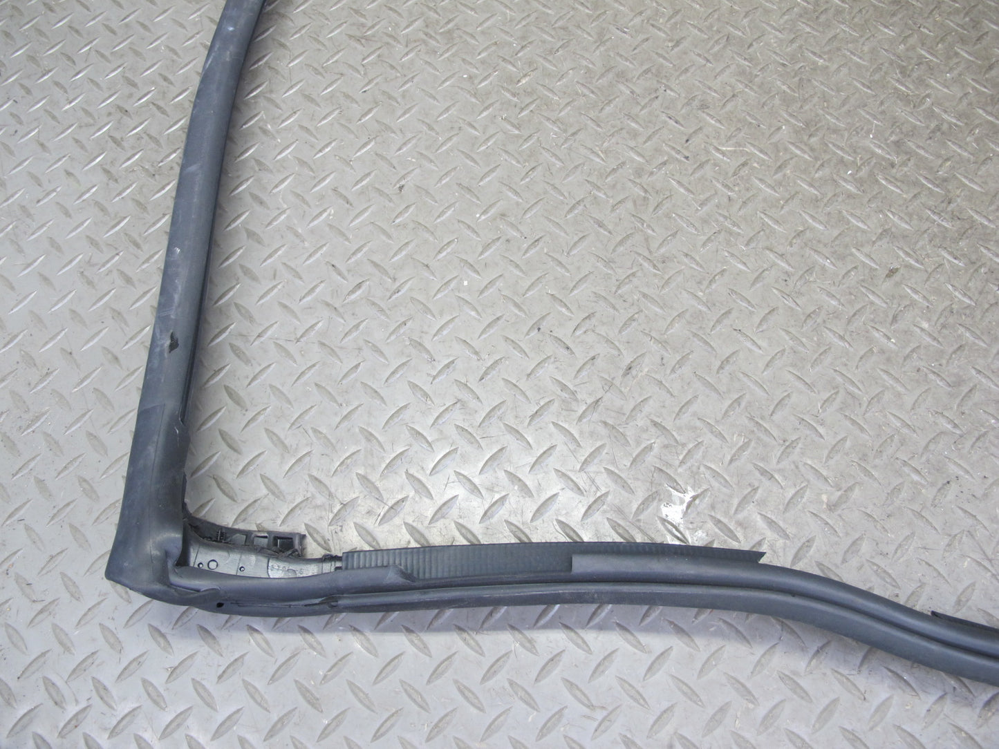 10-15 Lexus IS350 IS250 Convert Front Windshield Weatherstrip Rubber Seal OEM