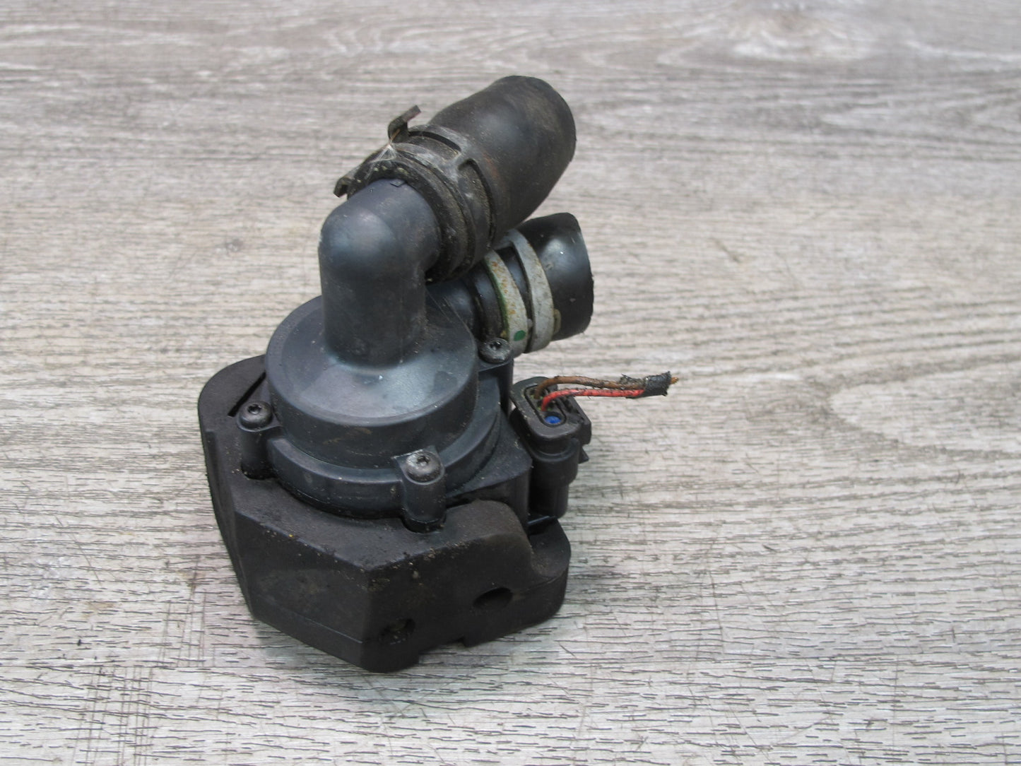 11-16 BMW F02 F06 F12 F13 F10 550i N63 Auxiliary Electric Coolant Water Pump OEM