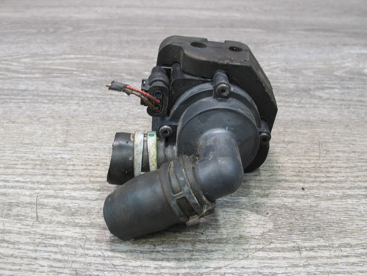 11-16 BMW F02 F06 F12 F13 F10 550i N63 Auxiliary Electric Coolant Water Pump OEM