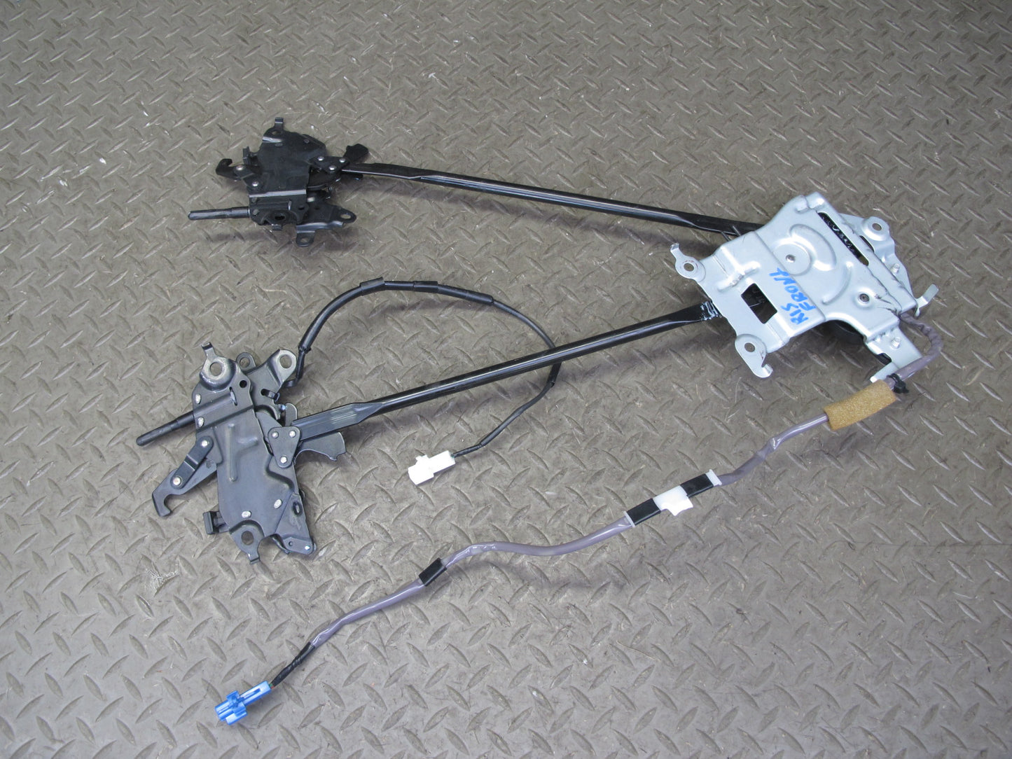 10-15 Lexus IS350 IS250 Convertible Front Trunk Roof Lock Latch Motor Assy OEM