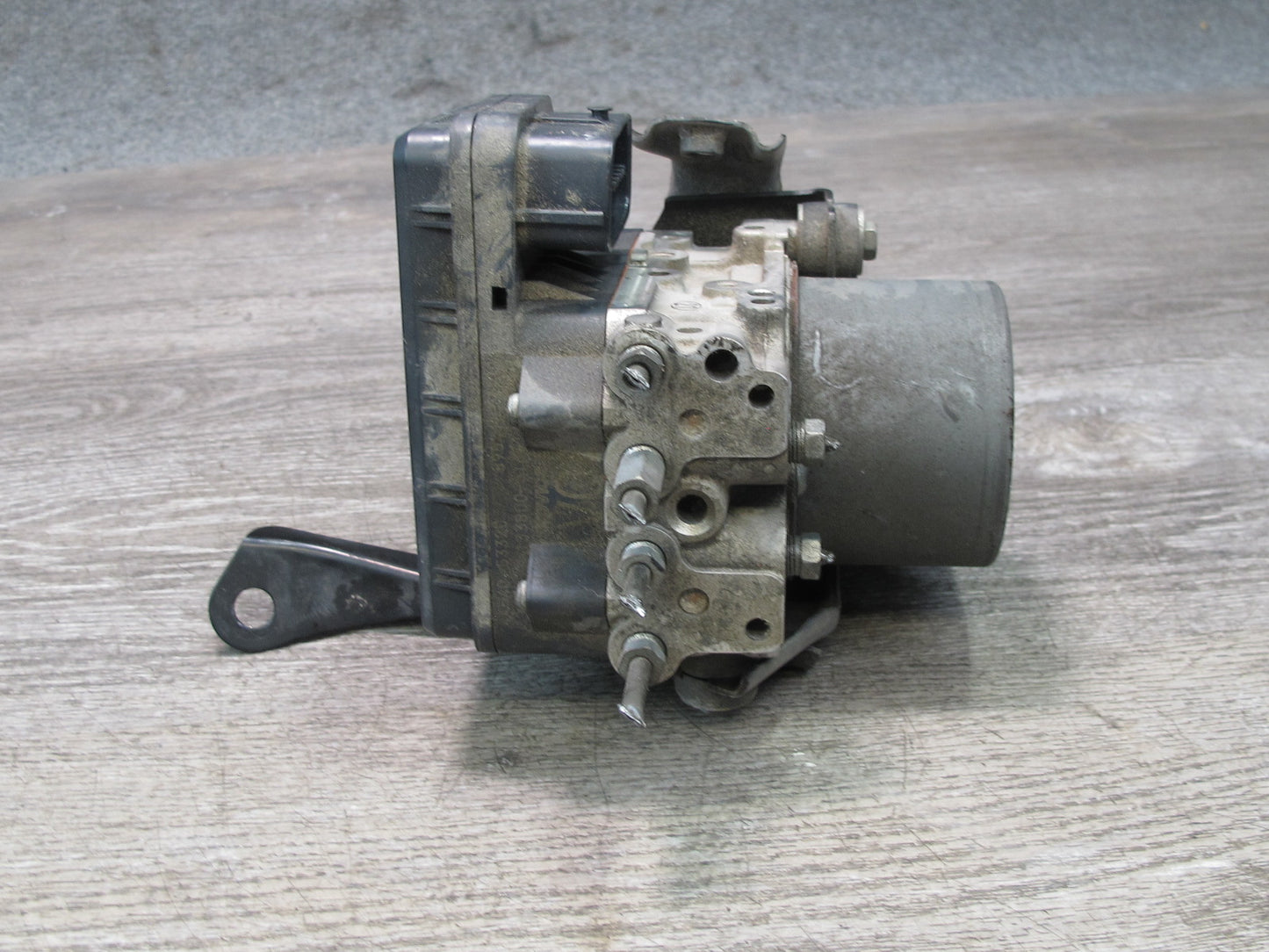 2010 Lexus GSE20L IS250 RWD Convertible Anti Lock Brake ABS Pump Module Unit OEM