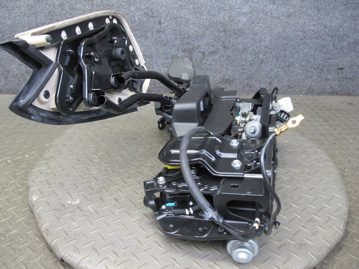 10-15 Lexus IS350 IS250 Convertible Rear Left Trunk Lid Hinge w Motor OEM