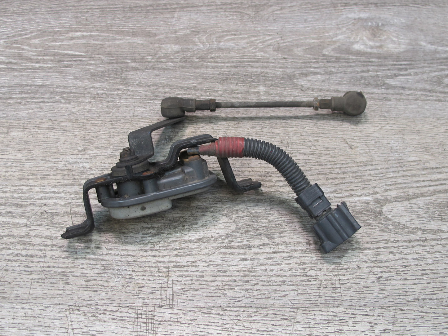 01-06 Lexus UCF30L LS430 Front Suspension Height Level Sensor OEM