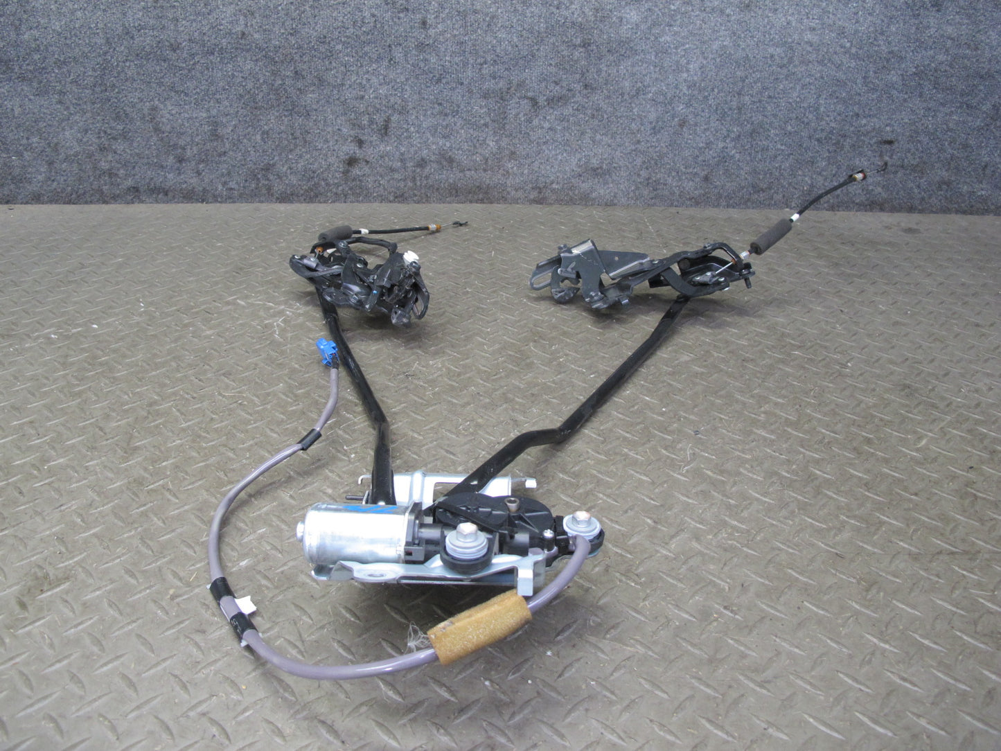 10-15 Lexus IS350 IS250 Convertible Rear Trunk Roof Lock Latch Motor Assy OEM