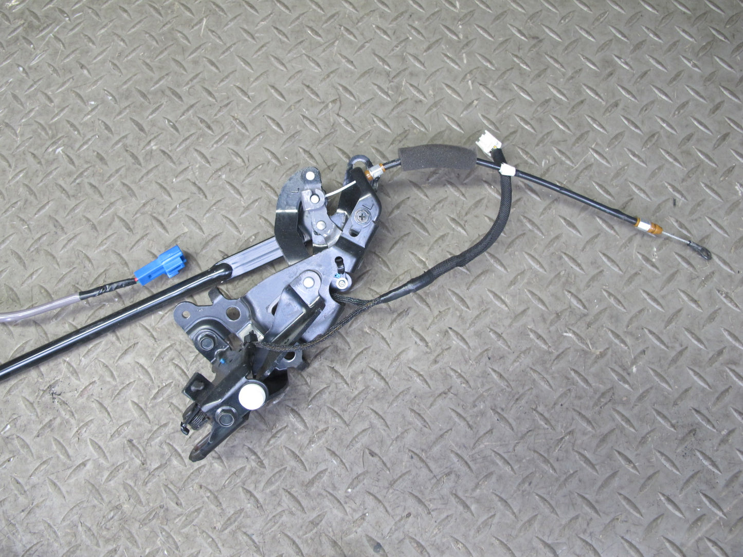 10-15 Lexus IS350 IS250 Convertible Rear Trunk Roof Lock Latch Motor Assy OEM