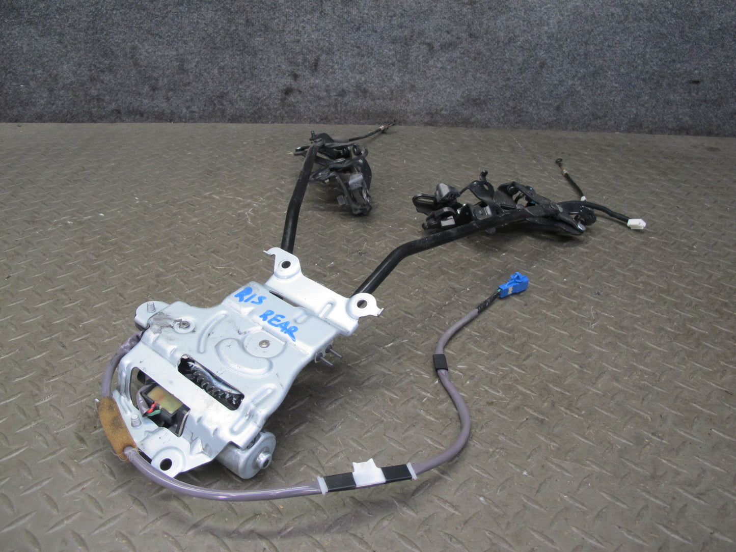 10-15 Lexus IS350 IS250 Convertible Rear Trunk Roof Lock Latch Motor Assy OEM