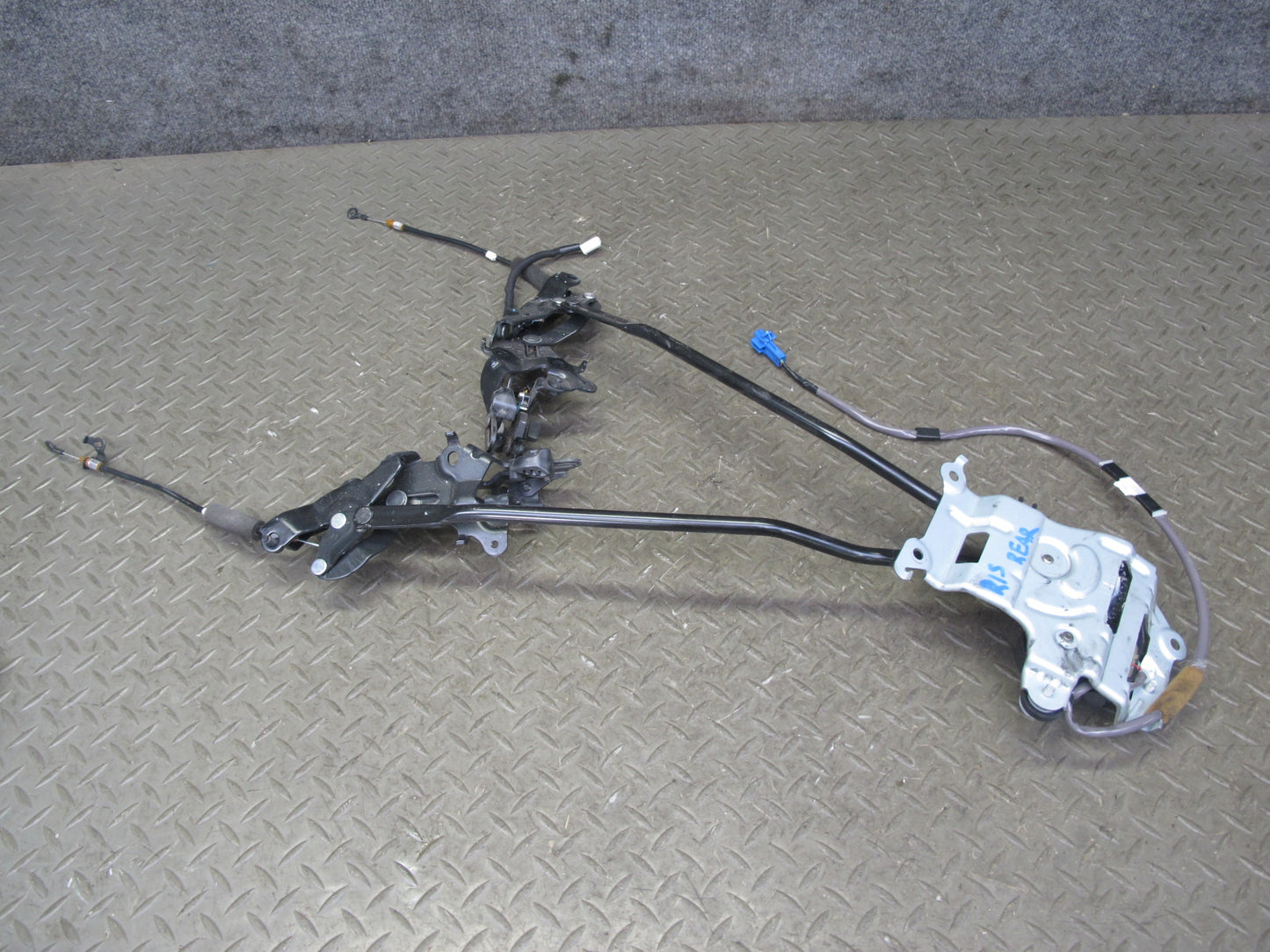 10-15 Lexus IS350 IS250 Convertible Rear Trunk Roof Lock Latch Motor Assy OEM