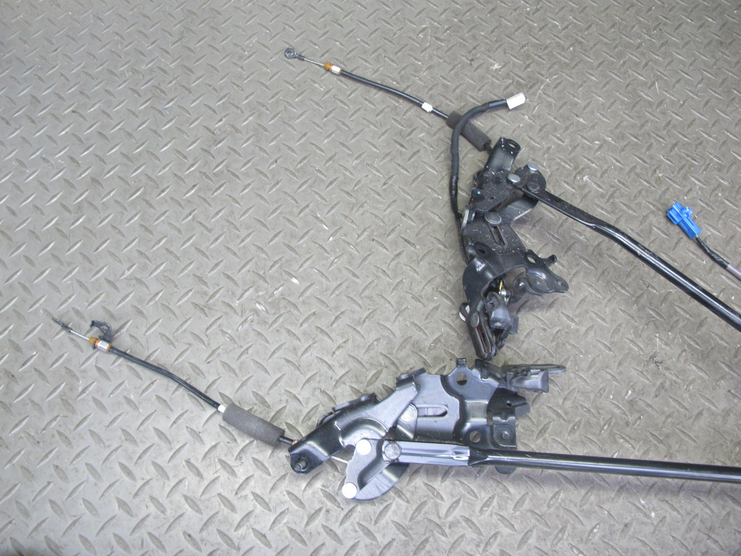 10-15 Lexus IS350 IS250 Convertible Rear Trunk Roof Lock Latch Motor Assy OEM