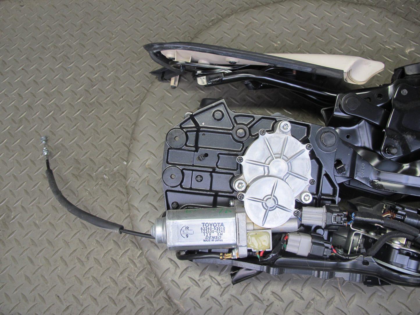 10-15 Lexus IS350 IS250 Convertible Rear  Right Trunk Lid Hinge w Motor OEM