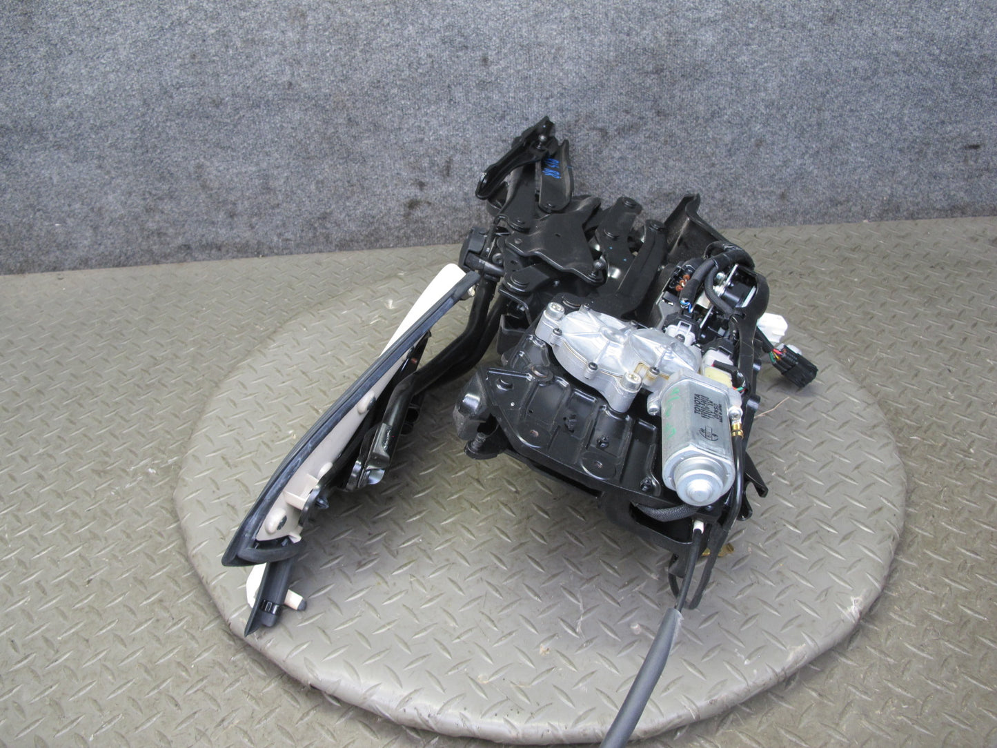 10-15 Lexus IS350 IS250 Convertible Rear  Right Trunk Lid Hinge w Motor OEM
