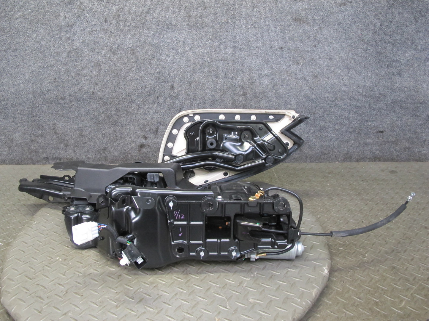 10-15 Lexus IS350 IS250 Convertible Rear  Right Trunk Lid Hinge w Motor OEM