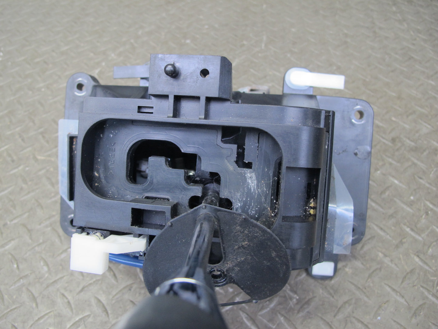 06-13 Lexus IS350 IS250 RWD A/T Automatic Transmission Shifter w Knob Assy OEM