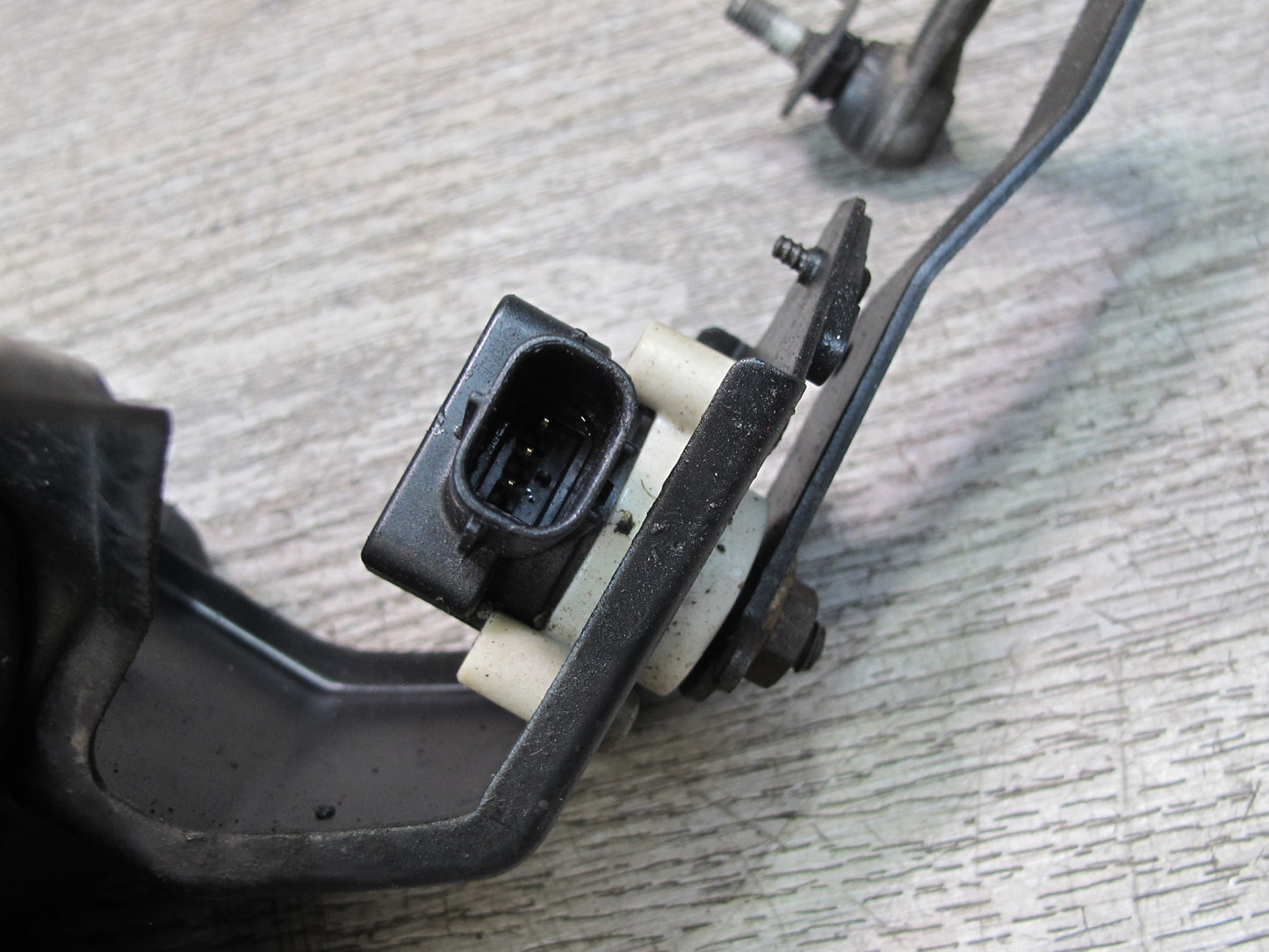 10-15 Lexus IS350 IS250 Convert Rear Left Suspension Height Level Sensor OEM