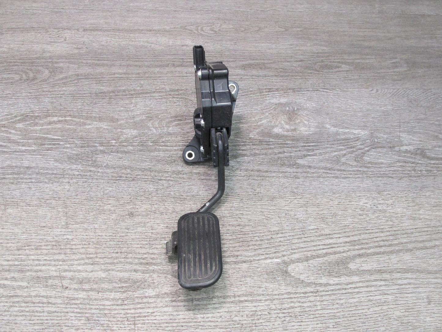 10-15 Lexus GSE20L IS350 IS250 Convertible RWD Gas Accelerator Pedal OEM