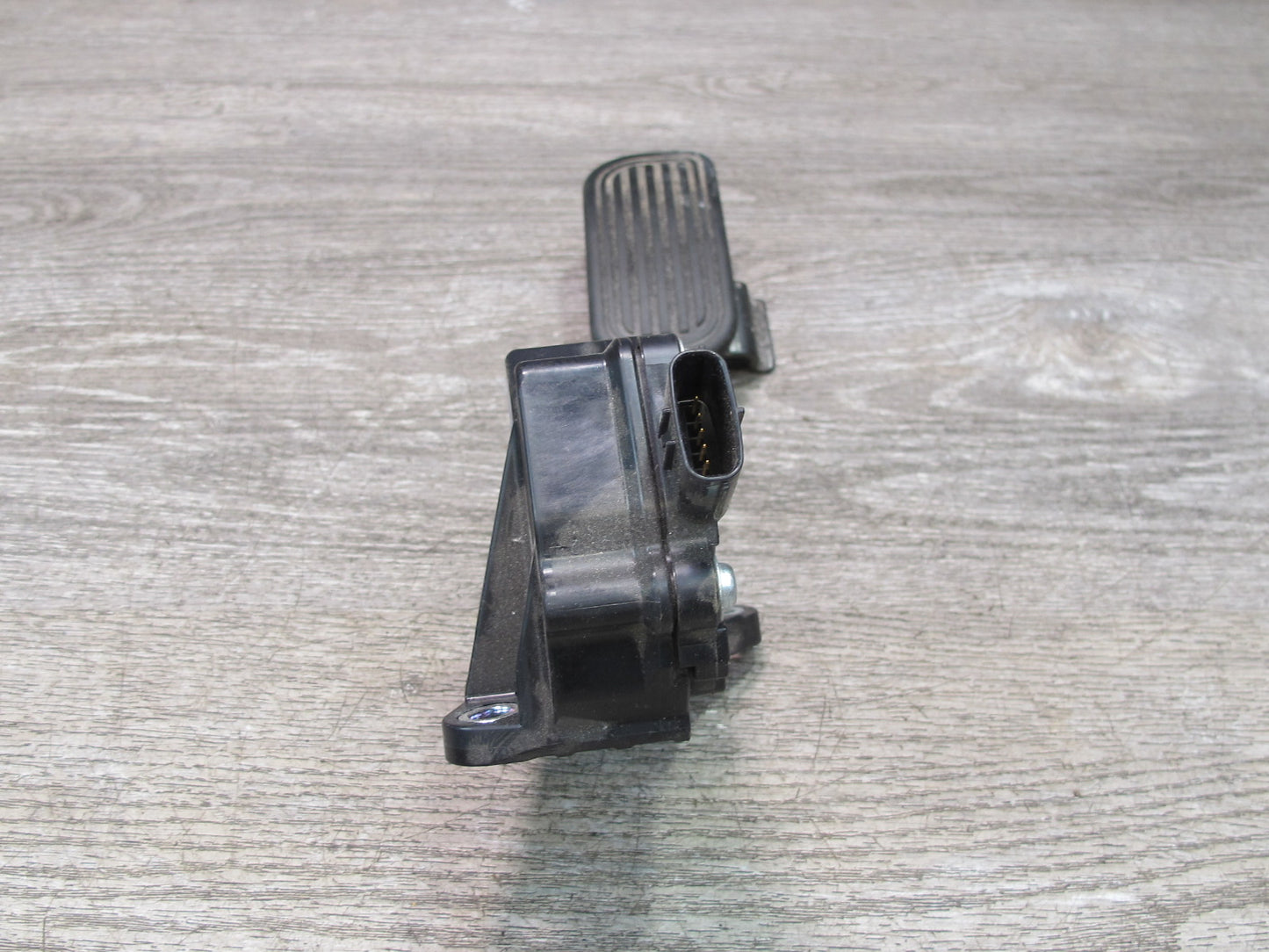 10-15 Lexus GSE20L IS350 IS250 Convertible RWD Gas Accelerator Pedal OEM