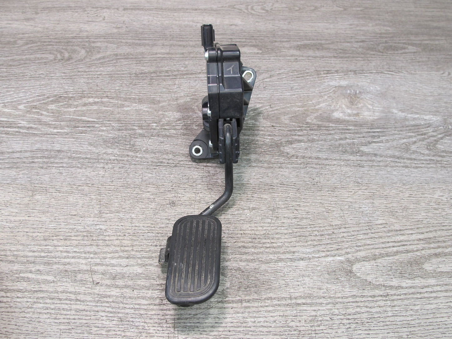 10-15 Lexus GSE20L IS350 IS250 Convertible RWD Gas Accelerator Pedal OEM