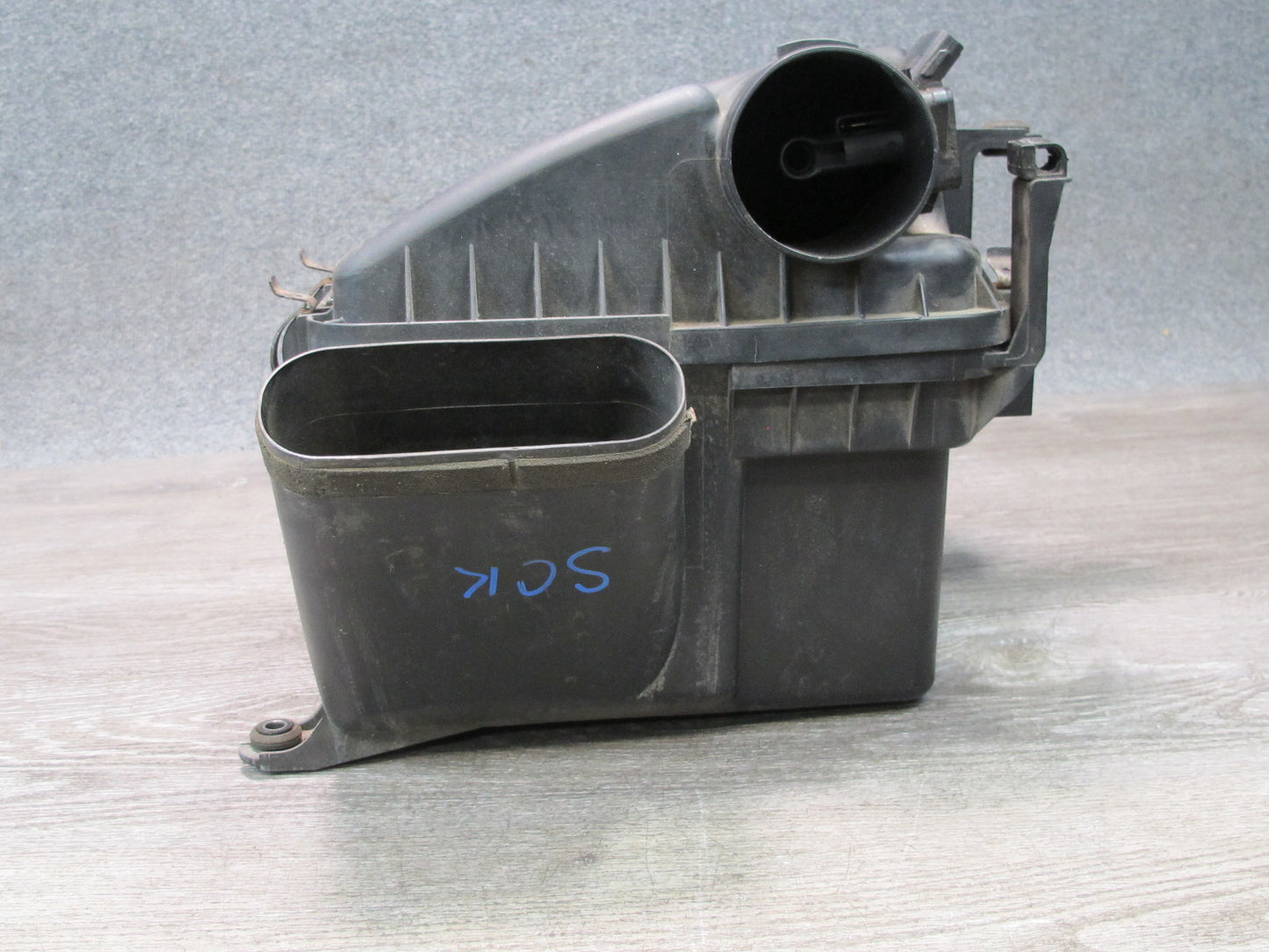 02-10 Lexus Z40 SC430 3UZFE Air Intake Cleaner Filter Box w MAF Sensor OEM
