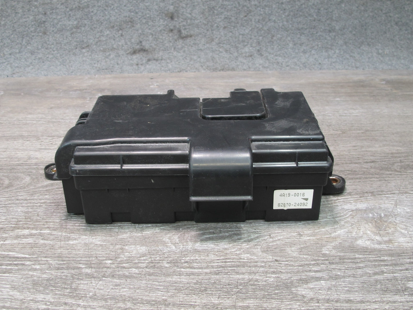 02-10 Lexus Z40 SC430 Rear Trunk Fuse Relay Box Module 82670-24092 OEM