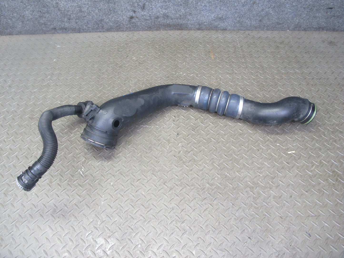 09-16 BMW E89 Z4 Turbocharger Charge Air Induction Pipe Tube OEM